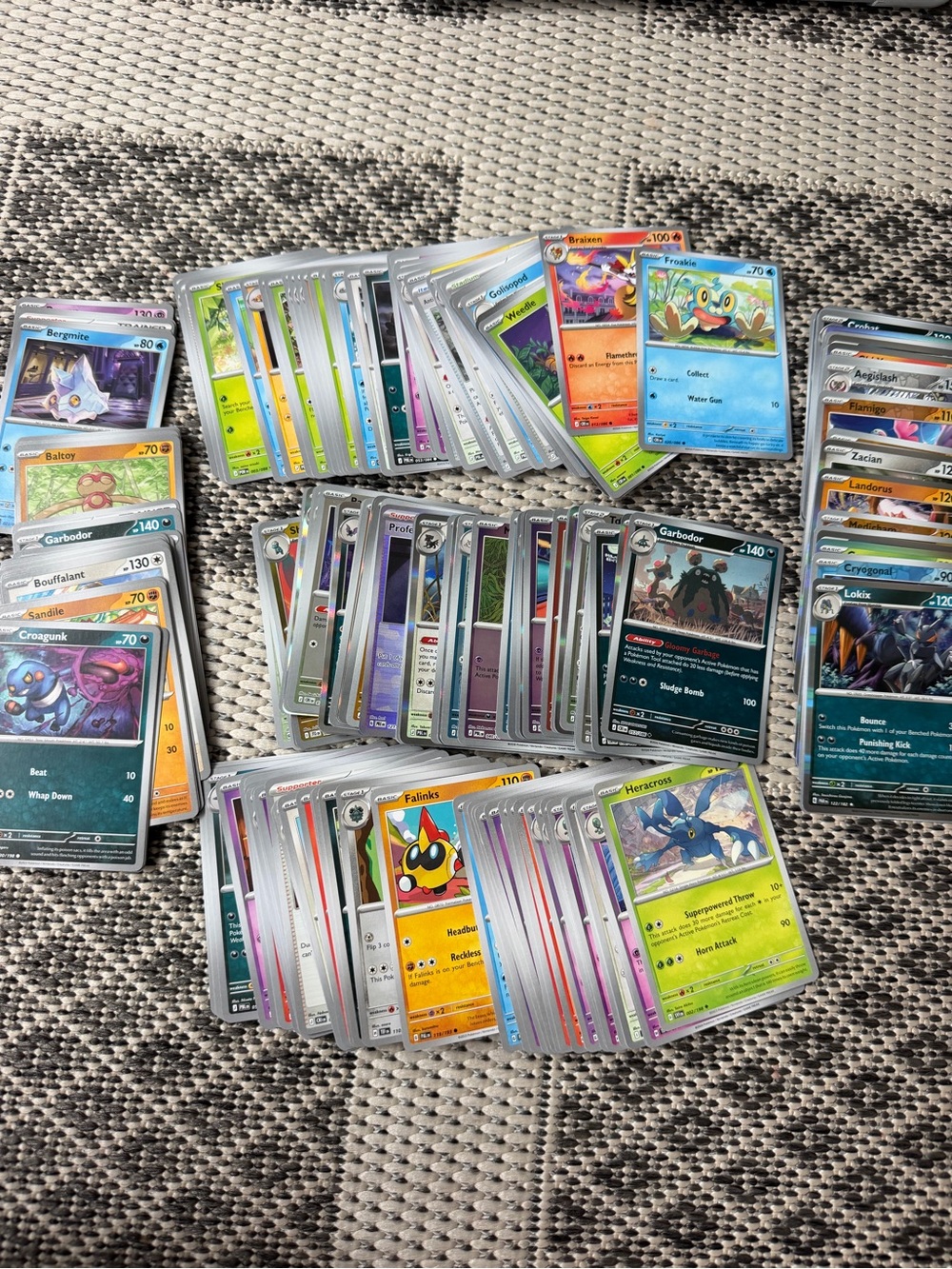 500 Pokemon Trading Cards Mixed Card Lot